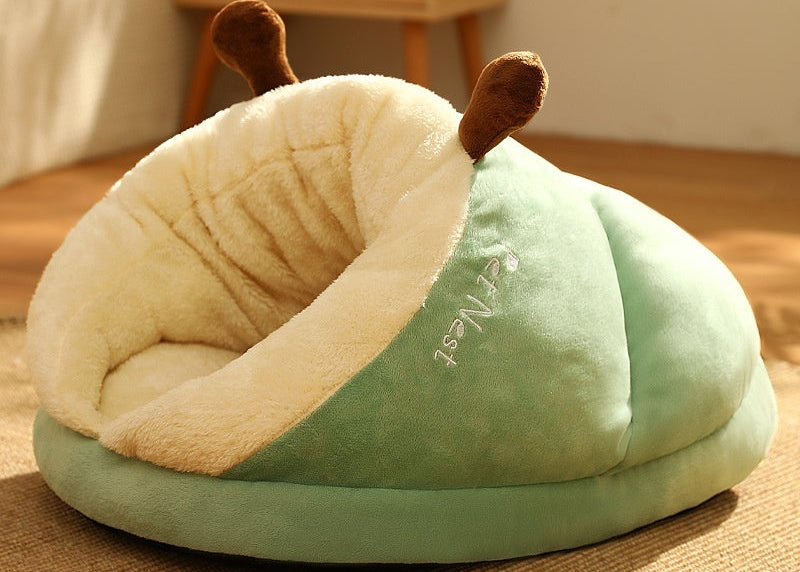 Cozy Winter Slipper Pet Bed